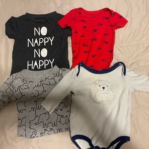 Set of 4 tops- 3 M